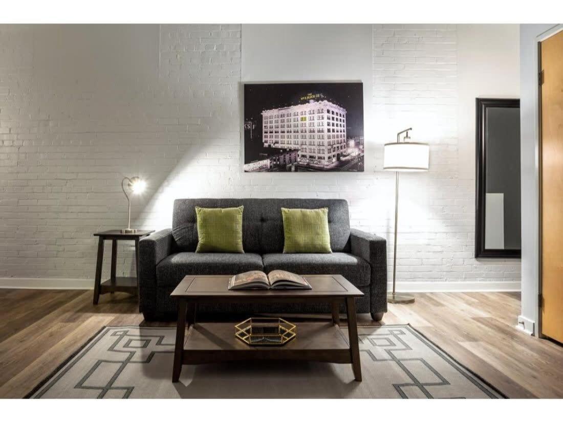 Bold 2Br 2Ba In The Block Apartment By Cozysuites! Indianapolis Exterior foto
