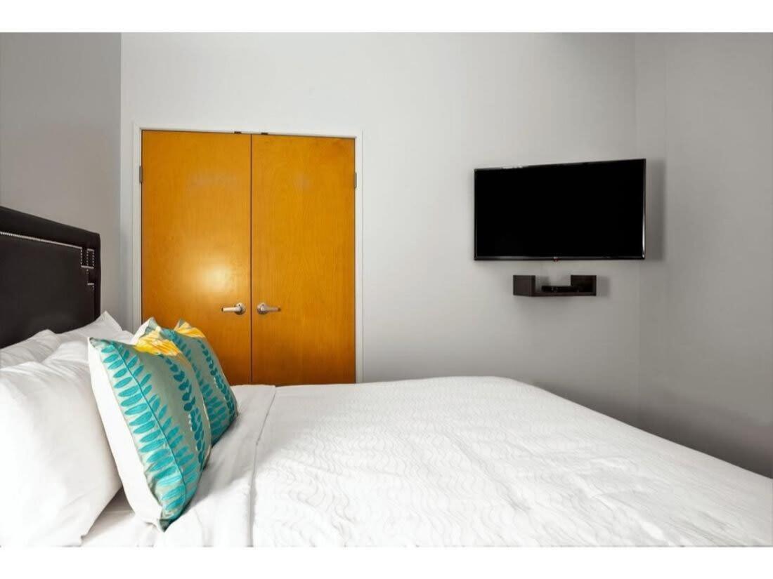 Bold 2Br 2Ba In The Block Apartment By Cozysuites! Indianapolis Exterior foto
